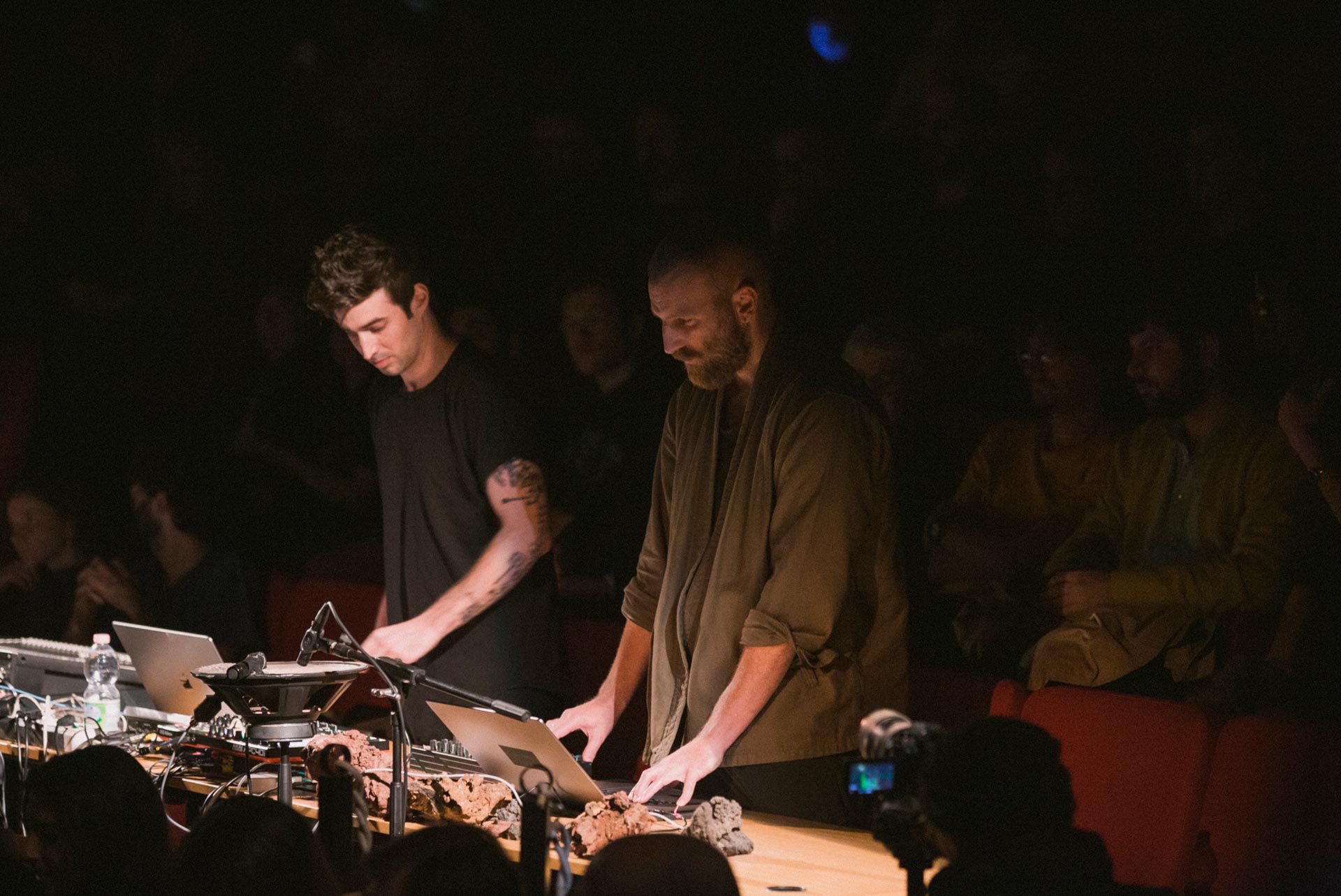 Ben Frost e Francesco Fabris live al San Fedele 1