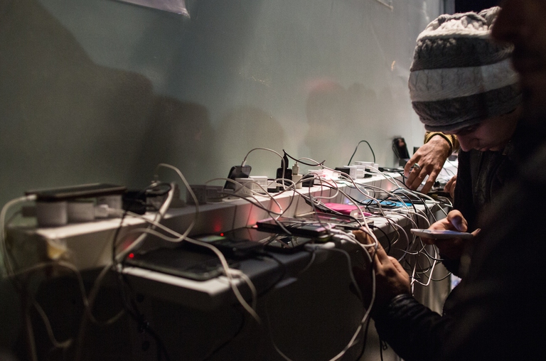 Large Number Of Migrants Continue To Arrive At Macedonian Border