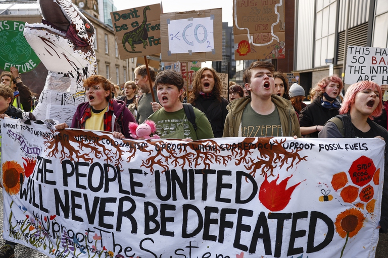 manifestazioni-glasgow-cop26-greenwashing