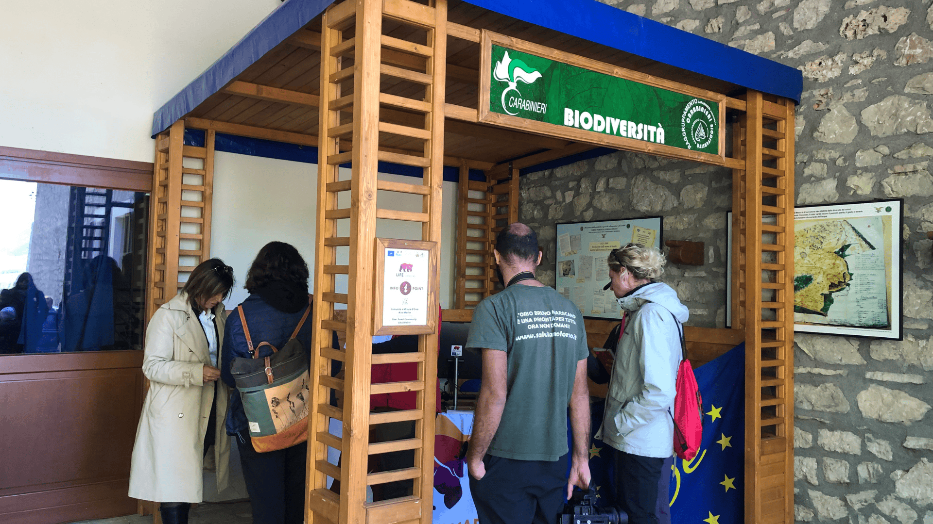 Punto informativo a misura d'orso