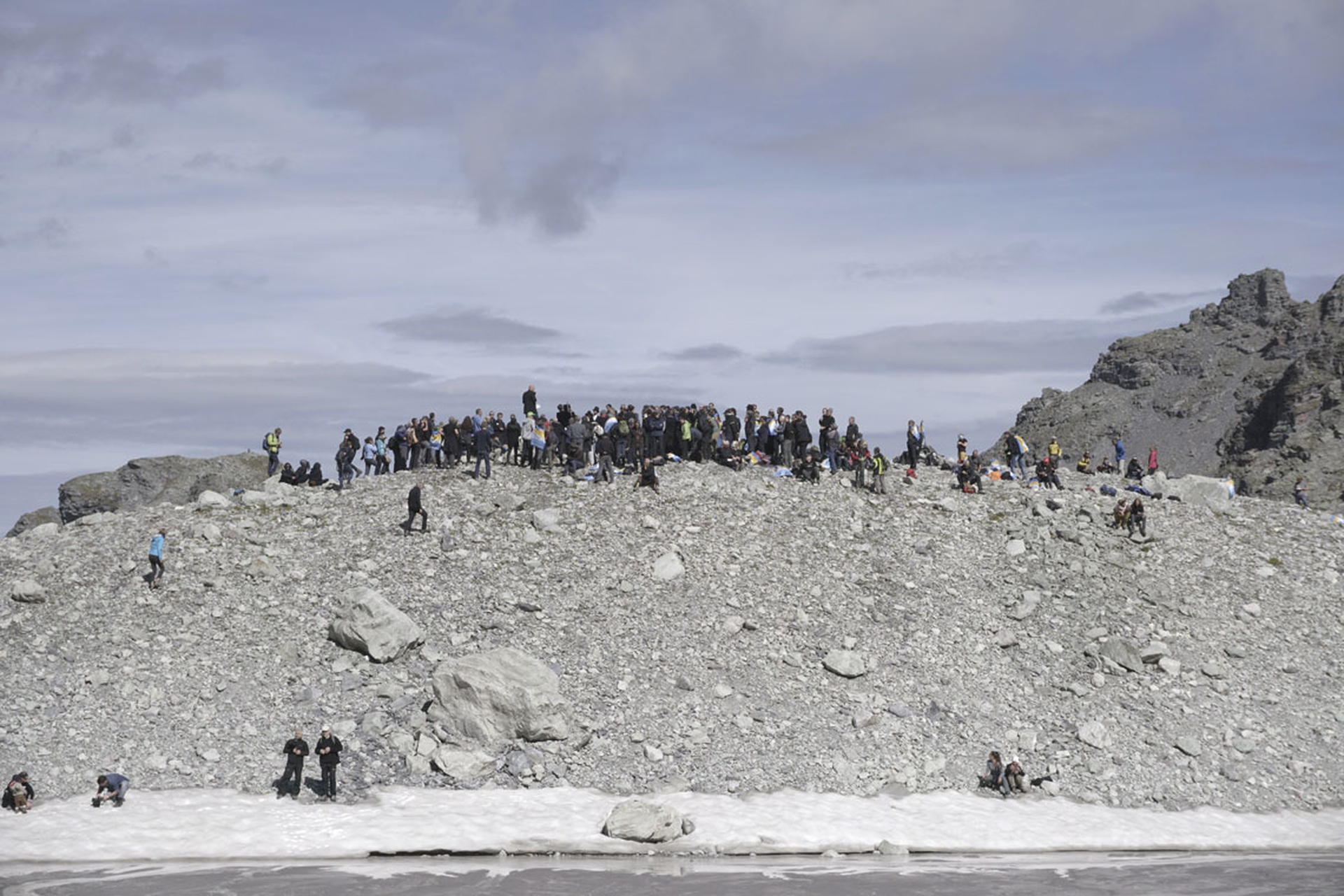 La cerimonia per il ghiacciaio del Pizol, in Svizzera