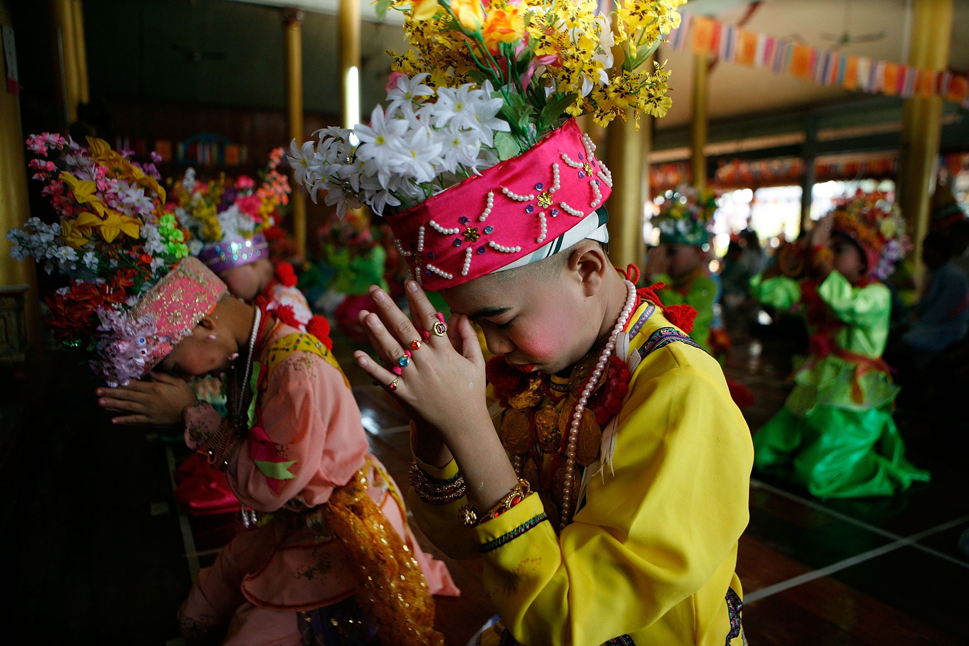 Le immagini del festival buddista Poi sang long in Thailandia