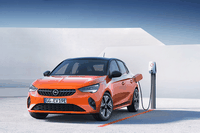 Auto elettrica, meglio caricare a casa o in viaggio?