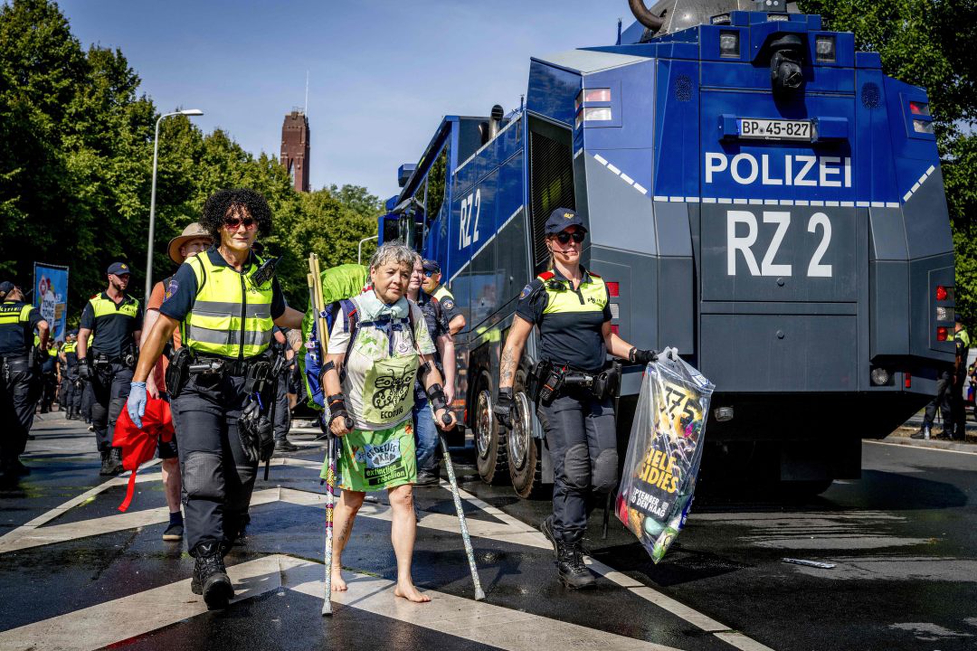 NETHERLANDS-CLIMATE-ENVIRONMENT-ECONOMY-DEMO