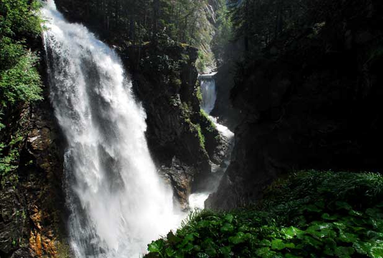 cascata-riva tures aurina