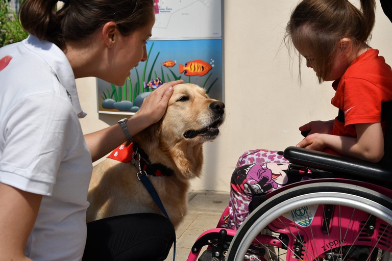 La Dog Therapy nell'ospedale Bambino Gesù di Roma © For a Smile Onlus