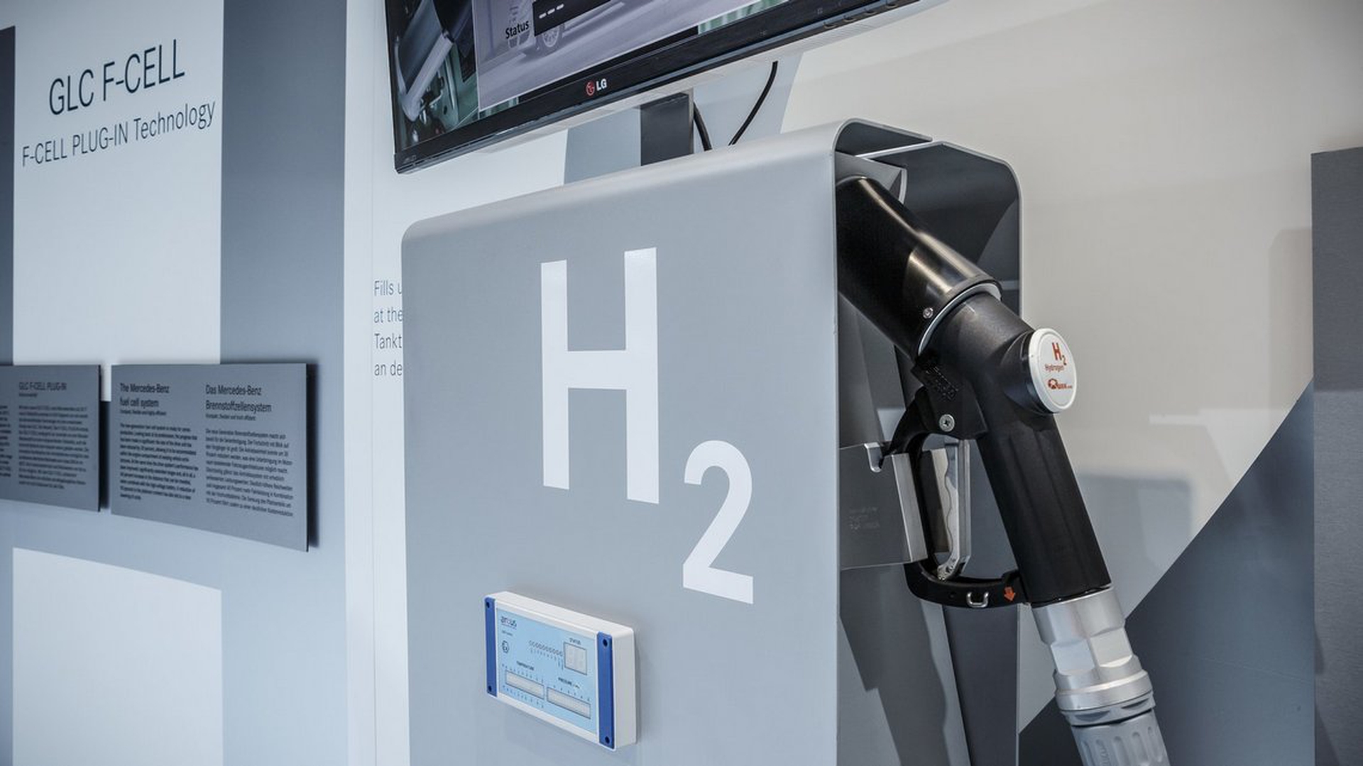 Mercedes GLC Fuel Cell plug-in-007