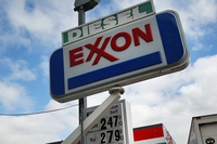 Exxon Mobil ha ingannato i suoi azionisti sul riscaldamento globale, New York le fa causa