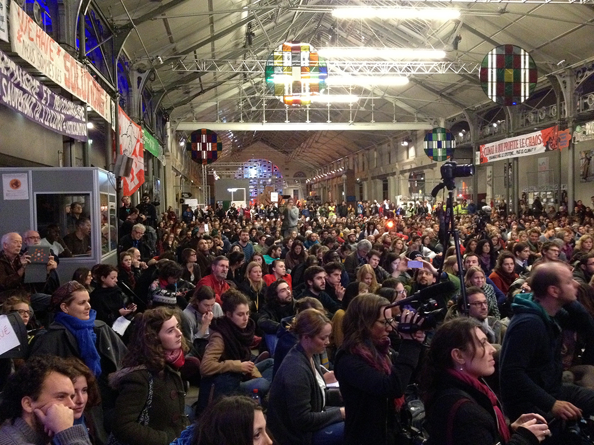 3,000 people for Naomi Klein, Paris