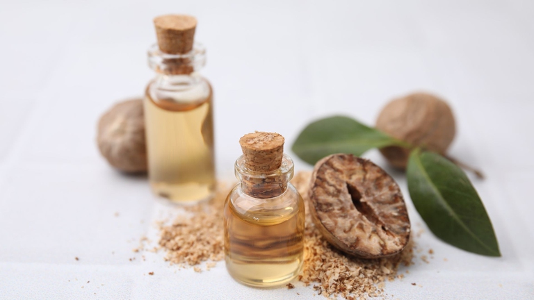 olio essenziale noci moscate