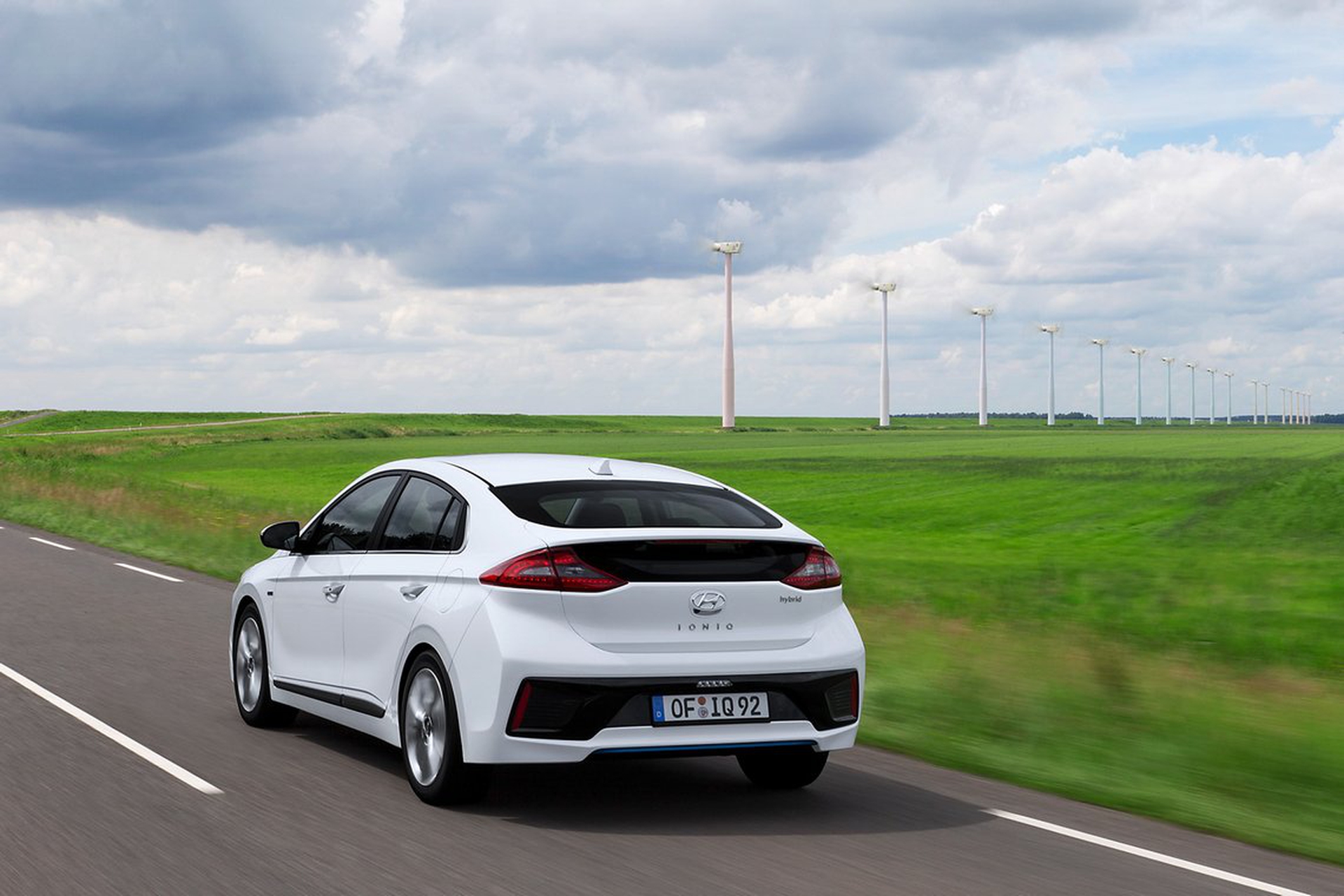 La Hyundai Ioniq in tre versioni: ibrida, ibrida plug-in ed elettrica