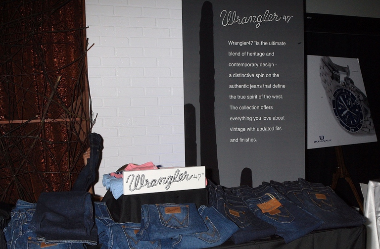 Esposizione del marchio di jeans Wrangler