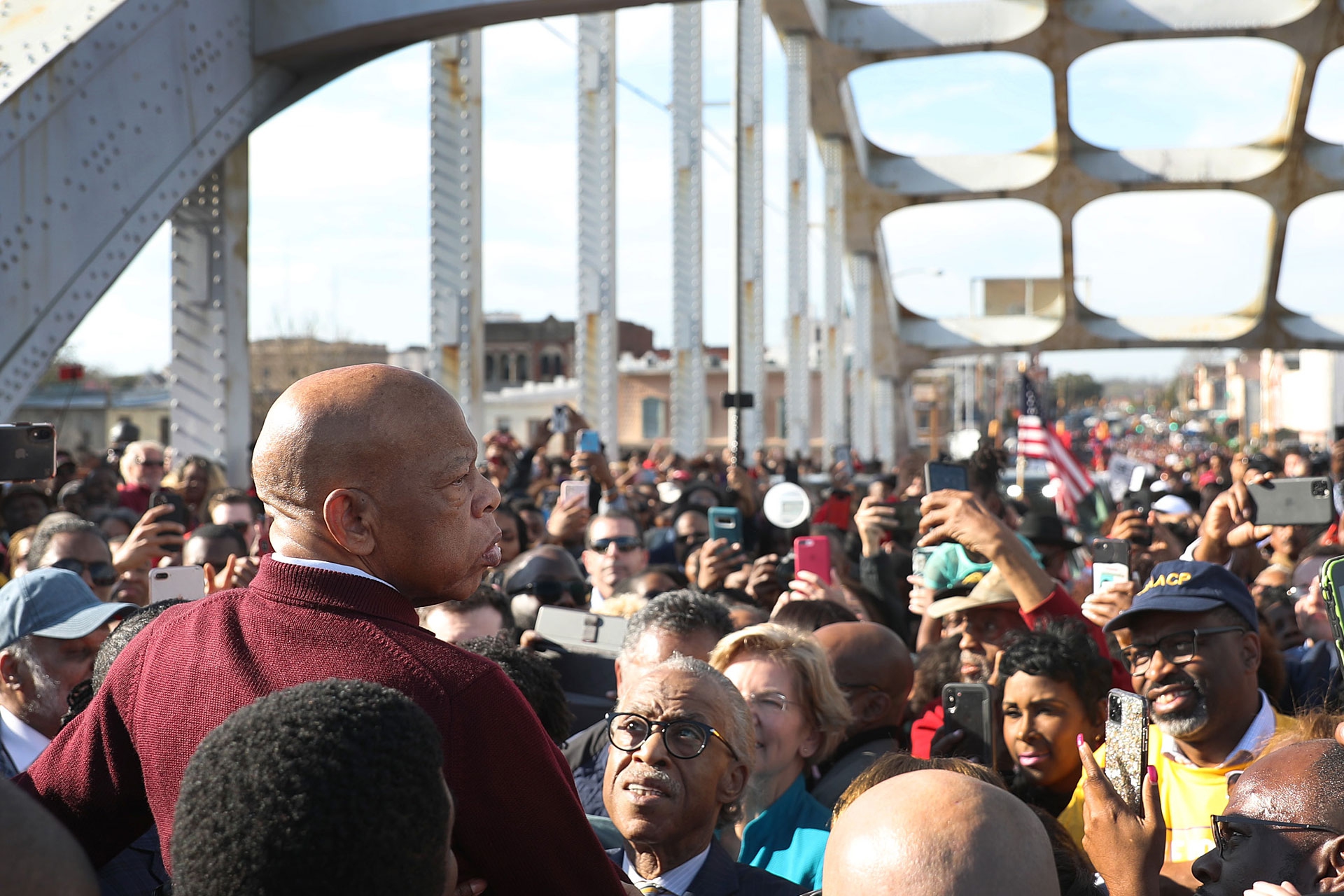 John Lewis sul ponte Edmund Pettus a Selma