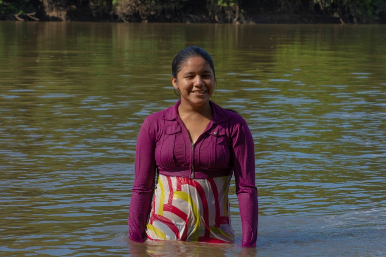 Yuqui teenager bathing in the river of Chimoré