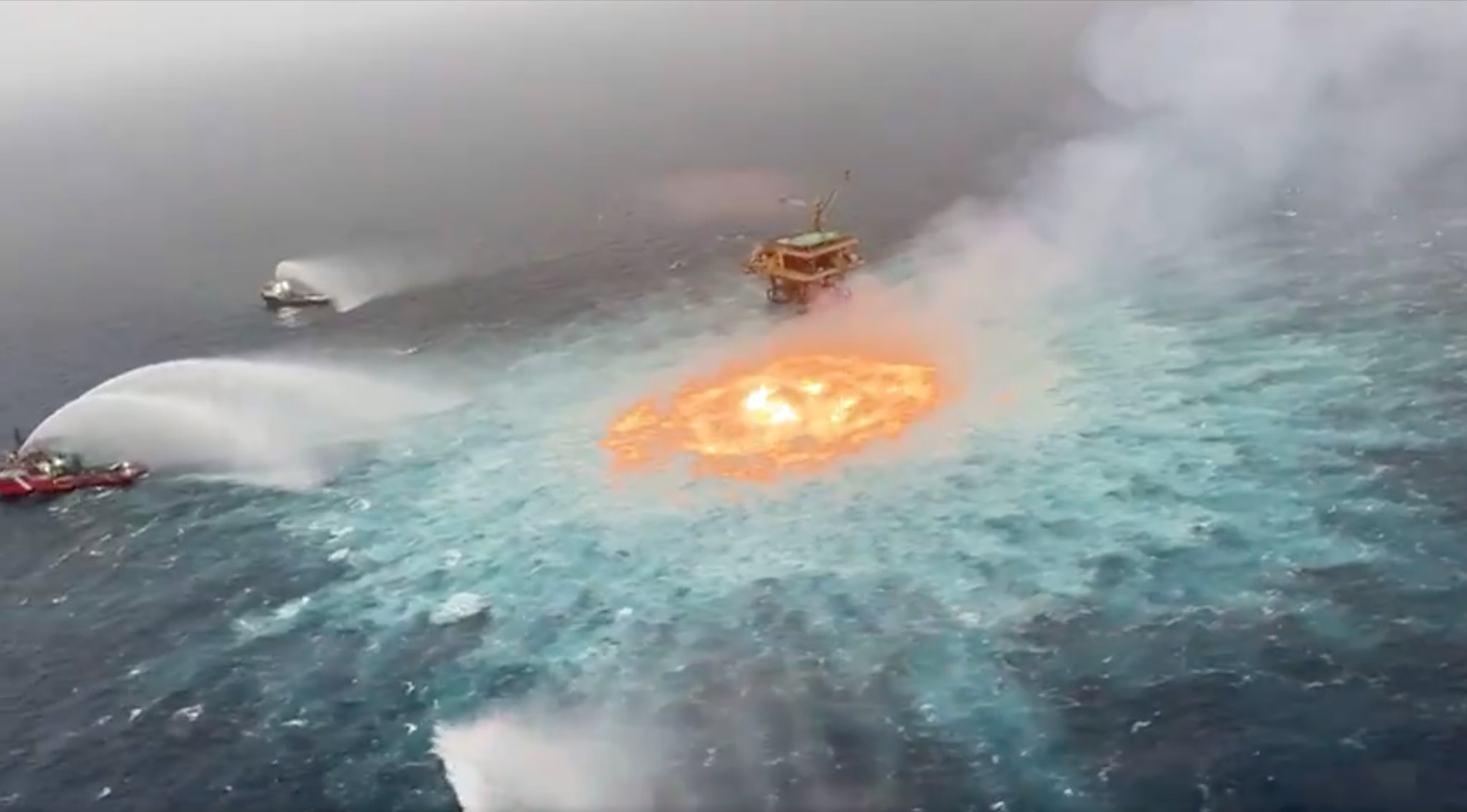 Видео кипи. Подводный пожар в мексиканском заливе. Мексиканский залив катастрофа 2021. Мексиканский залив пожар под водой 2021. Подводный пожар в мексиканском заливе 2021.