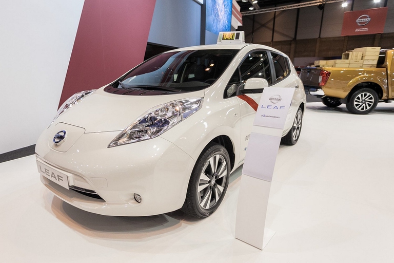 Nissan Leaf Taxi elettrico_003