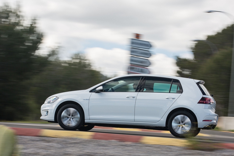 Volkswagen e-Golf-006